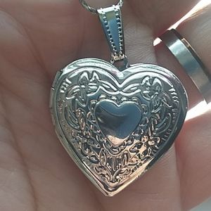 Silver heart open locket necklace